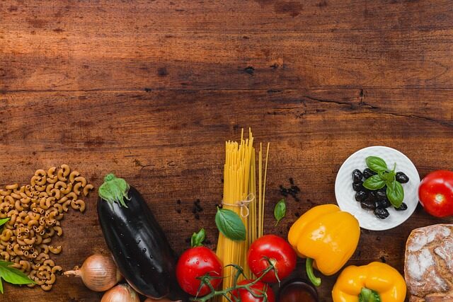 Prato saudável com ingredientes frescos, dieta para emagrecer Prato saudável com ingredientes frescos, dieta para emagrecer