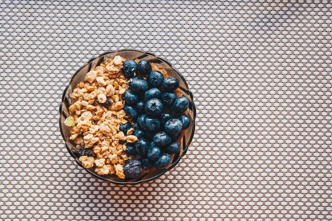 Prato com alimentos integrais para emagrecer rápido Prato com alimentos integrais para emagrecer rápido